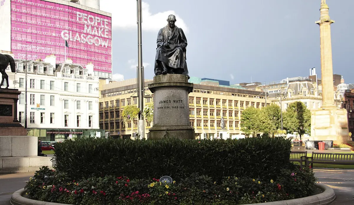 La statua di James Watt in George Square, a Glasgow